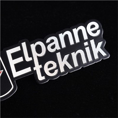 Logoplater i metall
