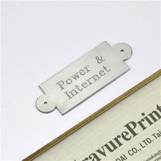 Metallgraverte navneskilt
